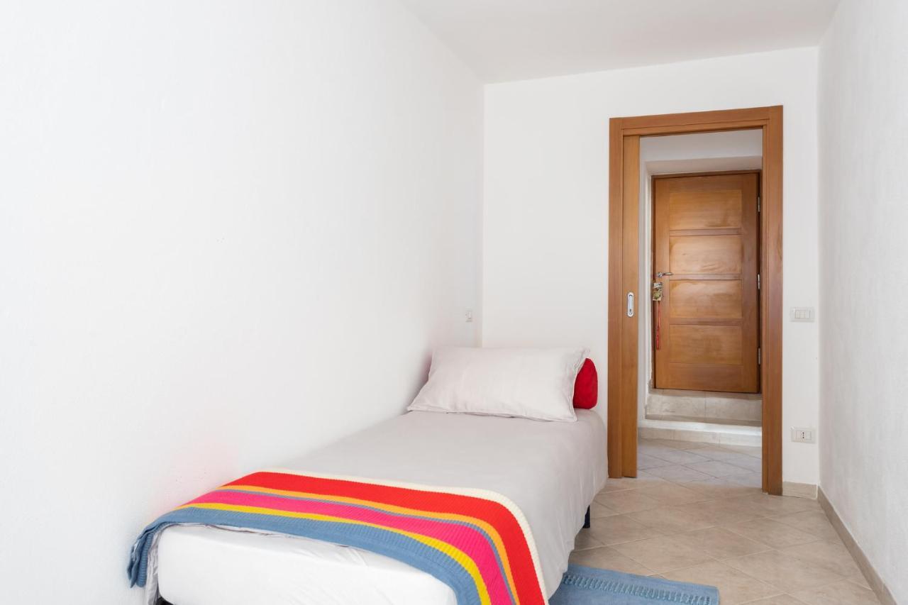 Spacious 3-Bedroom Apartment With Courtyard In Tempio Pausania - Perfect For Families Экстерьер фото