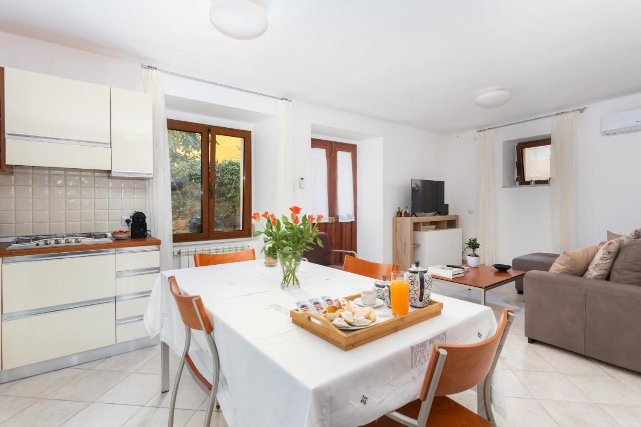 Spacious 3-Bedroom Apartment With Courtyard In Tempio Pausania - Perfect For Families Экстерьер фото