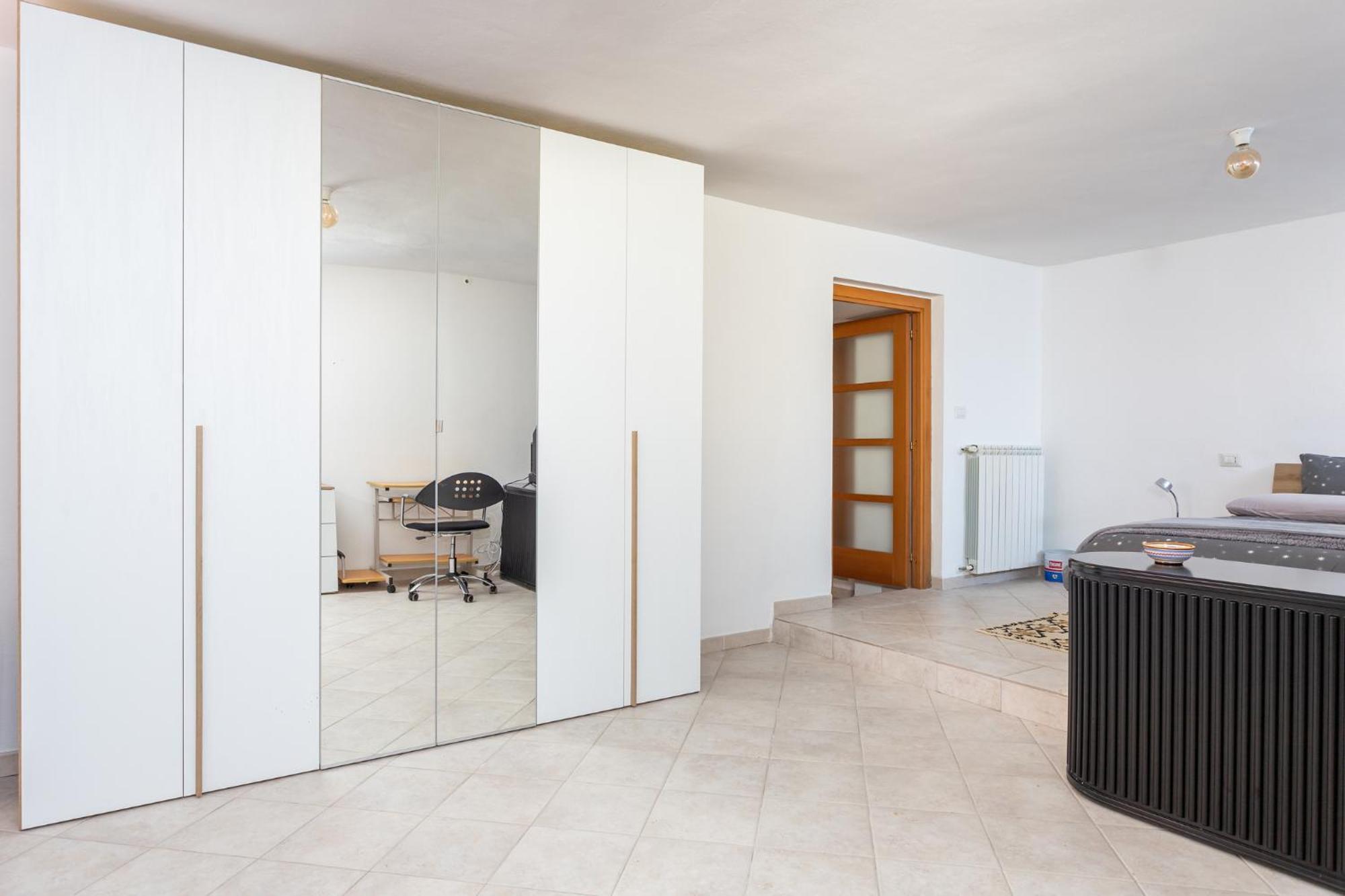 Spacious 3-Bedroom Apartment With Courtyard In Tempio Pausania - Perfect For Families Экстерьер фото