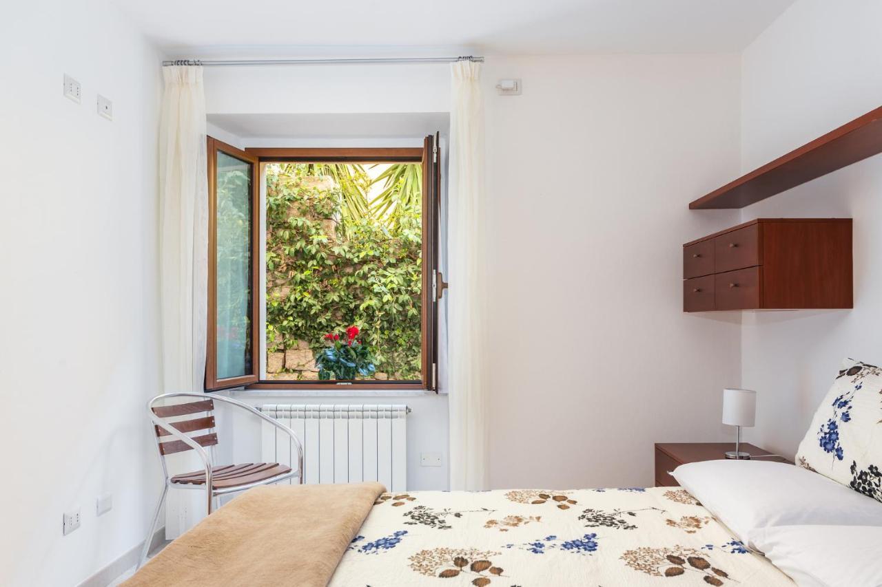 Spacious 3-Bedroom Apartment With Courtyard In Tempio Pausania - Perfect For Families Экстерьер фото